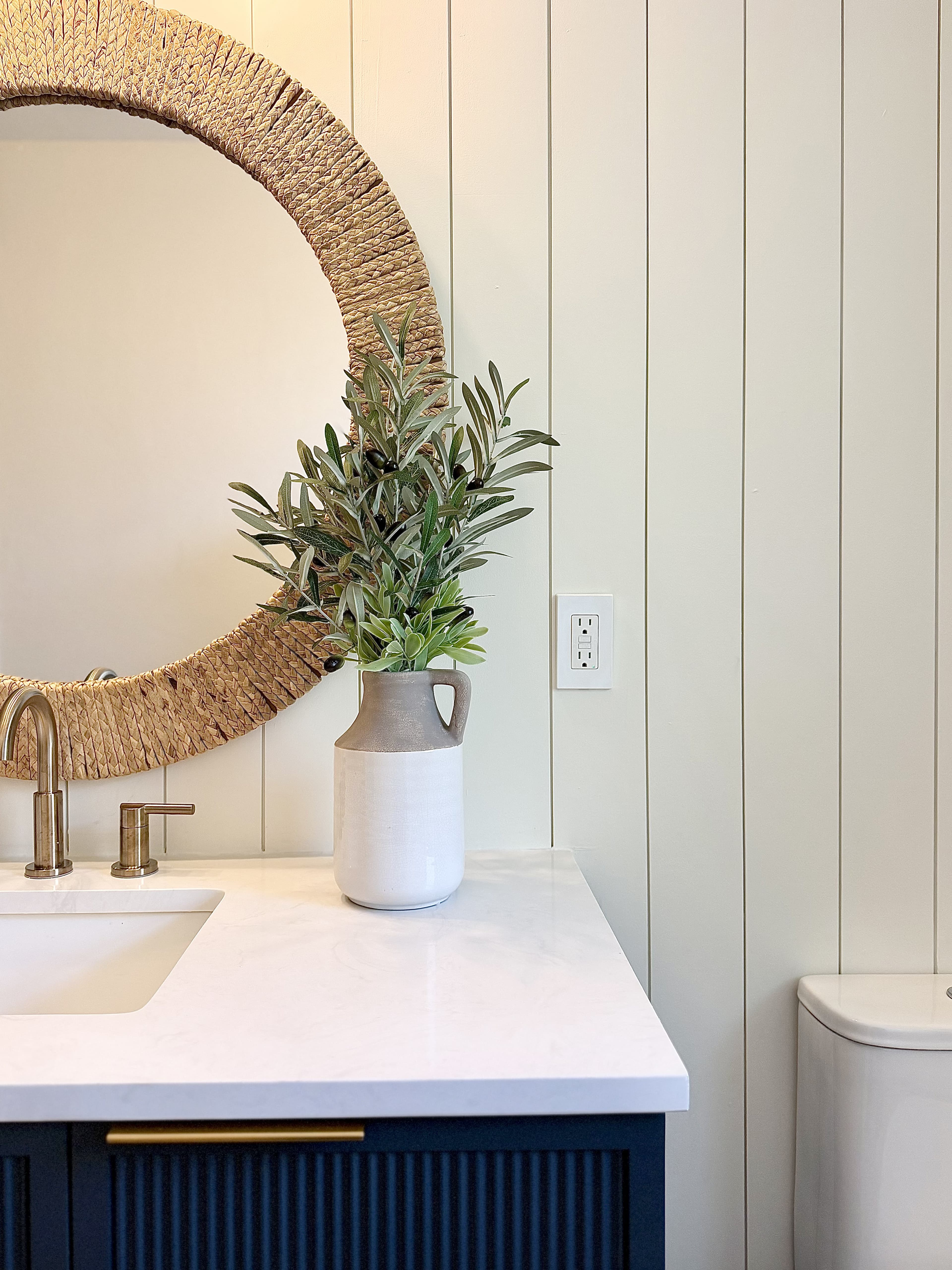 Coastal bathroom detail